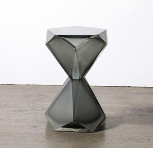 Mesa Auxiliar Metálica Geométrica Moderna con Facetas - Mesa de Centro de Lujo Contemporánea con Forma de Diamante - Product Image 4