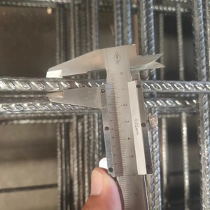 Maille de fil de fer de construction soudée de haute qualité 6 mm 8 mm 10 mm pour le renforcement du béton, coupe de fil de fer à faible teneur en carbone, utilisation en construction - Product Image 1