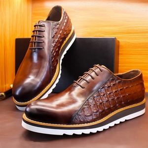 รองเท้าออกซ์ฟอร์ดดีไซน์หรูสำหรับผู้ชาย คุณภาพพรีเมียม หนังลายเกล็ดหิมะ แต่งลายแบบลำลอง สวมใส่สบายสำหรับฤดูใบไม้ผลิ - Product Image 5