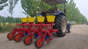 Sembradora <span class=keywords><strong>de</strong></span> Maíz <span class=keywords><strong>de</strong></span> 6 Hileras <span class=keywords><strong>de</strong></span> Alta Eficiencia con Aplicador <span class=keywords><strong>de</strong></span> Fertilizante para Tractores, Siembra <span class=keywords><strong>de</strong></span> Precisión para Maíz y Soja - Product Image 2