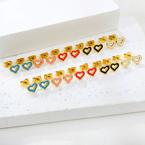 Pendientes con forma de corazón de acero inoxidable chapados en oro para mujer, joyería de moda, 10 pares, diseño colorido de amor - Product Image 2
