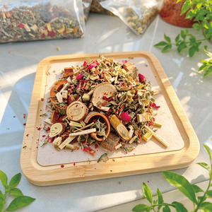 Herbes pour bain de vapeur vaginal : naturelles, biologiques et saines. Nos herbes pour bain de vapeur Yoni, de notre propre marque, pour les soins intimes des femmes. - Product Image 6