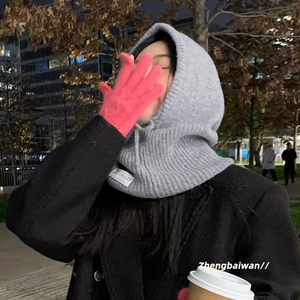 Pasamontañas de lana de oveja 100% de gama alta australiana para mujer, logotipo bordado de Color sólido, gorro de punto con protección auditiva para deportes de invierno - Product Image 3