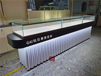Maßgefertigte Schmuckvitrine für Einkaufszentren, LED-beleuchteter Edelstahl-Glas-Schmuckausstellungsschrank