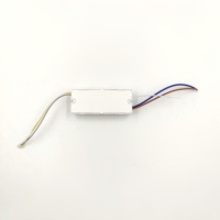 Controlador LED de 2.4G con Tres Temperaturas de Color, Aislado, con Función de Memoria y Control Remoto, en Plástico