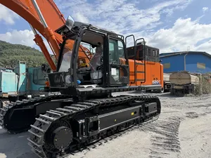 รถขุดตีนตะขาบอเนกประสงค์ฮิตาชิ ZX520 พร้อมอุปกรณ์ขุดเจาะสำหรับงานหนัก - Product Image 4