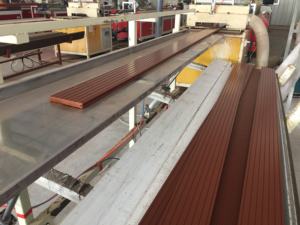 Salida de fábrica Jardín Patio Suelo al aire libre Cubierta Azulejo Madera Plástico Compuesto Cubierta Impermeable Superficie antideslizante Cubierta WPC - Product Image 5