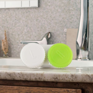 Estuche Portátil de Plástico de Alta Calidad para Lentes de Contacto con Cierre de Seguridad - Evita la Apertura Accidental y Almacenamiento Seguro para Gafas - Product Image 1