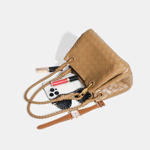<strong>China</strong> Wholesale High Quality 2025 <strong>Designer</strong> <strong>Handbags</strong> PU Woven Shoulder-Bag Waterproof Durable Luxury <strong>Handbags</strong> for Women - Product Image 5