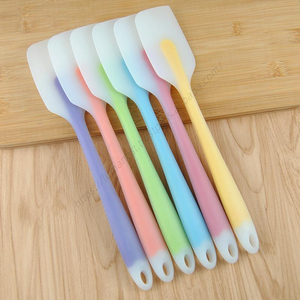 Spatule à gâteau en silicone transparent monobloc A-006 en gros – Outil de cuisson et accessoire de cuisine pour nougat - Product Image 5