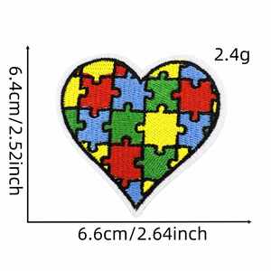 Patch brodé thermocollant Cœur d'amour puzzle arc-en-ciel pour la sensibilisation à l'autisme, pour la décoration de vêtements et de chapeaux - Product Image 2
