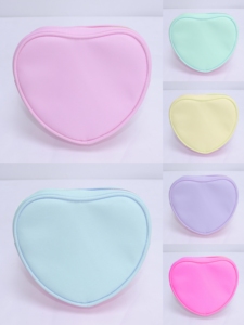 Bolsa de maquillaje de PVC ecológica para mujer, bolsa organizadora con cremallera impermeable con estampado de corazón de verano, almacenamiento transparente personalizado reutilizable - Product Image 2