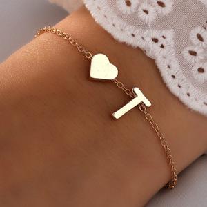 Venta caliente <span class=keywords><strong>oro</strong></span> joyería <span class=keywords><strong>pulsera</strong></span> colgantes encantos 26 letras en inglés corazón colgante <span class=keywords><strong>pulsera</strong></span> para mujer - Product Image 6
