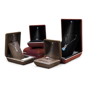 Boîte d'emballage haut de gamme personnalisée avec logo d'usine, éclairage LED, pour bijoux en microfibre, ensemble de bagues de mariage, pendentifs, bracelets et joncs - Product Image 3
