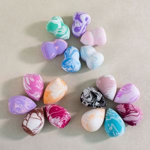 Nouveautés 2026 – Éponge de Maquillage 3D Lavable Effet Marbre Hydrophile Sans Latex, Couleurs Violet/Rose/Vert, Forme Goutte d'Eau - Product Image 1