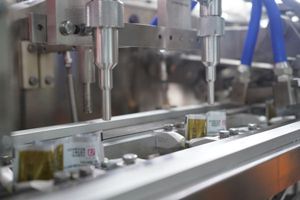 Horizontal 3 or 4 Side Seal Sachet Form Fill Machine Double Twin Bag Automatic Shampoo <b>Tomato</b> Paste Packing Automatic <b>Tomato</b> Sau - Product Image 1