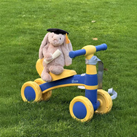 Jellcatt UK Graduation Bashful Bunny Peluche Lapin avec Toque de Docteur et Diplôme, Doux, à Longues Oreilles Tombantes