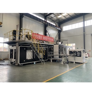 เครื่องขึ้นรูปขวดแบบเป่าลมอัตโนมัติความเร็วสูงรุ่นใหม่ <span class=keywords><strong>Sanqing</strong></span> ได้รับการรับรองมาตรฐาน CE สำหรับขวดขนาด 2 ลิตร 3 ลิตร 5 ลิตร 1-4 ช่องขึ้นรูป แรงกด 200 กิโลนิวตัน สำหรับวัสดุ HDPE/PE/PP - Product Image 2