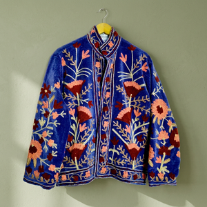 Chaqueta de Otoño Azul Rey de Terciopelo y Algodón con Bordado Floral a Mano, Estilo Vintage Suzani, Prenda Exterior Boho Chic con Costura a Mano - Product Image 3
