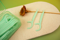 Cure-dents à fil dentaire macromoléculaire vert menthe avec manche antidérapant, boîte de rangement portable de couleur assortie, nettoyage buccal jetable