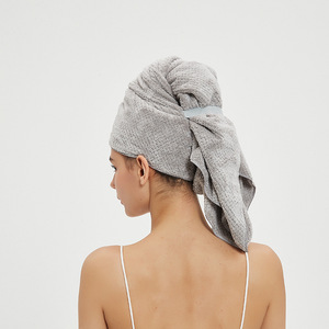 Grande serviette de bain en <span class=keywords><strong>microfibre</strong></span> avec logo personnalisé pour femmes serviette turbans <span class=keywords><strong>anti</strong></span>-frisottis à séchage rapide avec sangle élastique pour cheveux mouillés - Product Image 1