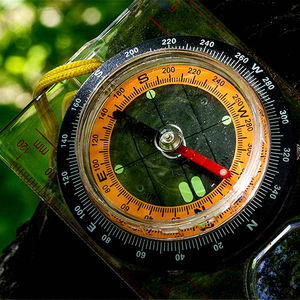 Boussole lumineuse de règle de <span class=keywords><strong>dessin</strong></span> de carte de pointeur acrylique léger avec la <span class=keywords><strong>corde</strong></span> - Product Image 4