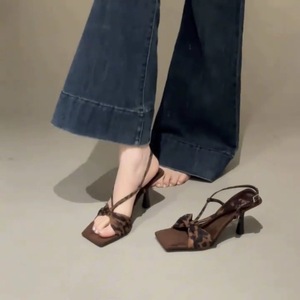 Sandalias de tacón alto con estampado de leopardo retro francés, con correa en el tobillo y punta cuadrada, para mujer, para uso diario, novedad de verano 2026 - Product Image 2