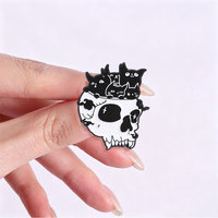 Épinglette en émail personnalisée Crâne et chats noirs, Badge métallique Gothique, Épinglette fantaisie chaton effrayant, Bijou créatif pour Halloween, Cadeau