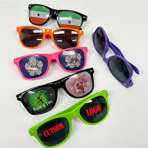 Lunettes de soleil personnalisées pour hommes, <span class=keywords><strong>moins</strong></span> chères, de haute qualité, avec décoration drapeaux de tous les pays, autocollants promotionnels à trous d'aération pour fans - Product Image 1