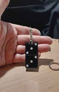 Porte-clés en résine fait main avec un design artistique clair, léger, durable, accessoire parfait pour un usage quotidien, cadeau - Product Image 3