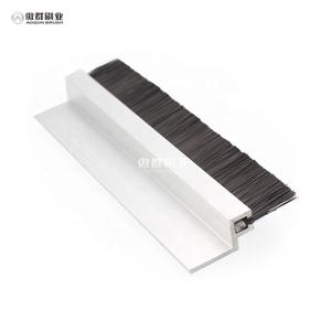 Brosse <span class=keywords><strong>en</strong></span> <span class=keywords><strong>bois</strong></span> pour porte de <span class=keywords><strong>Garage</strong></span> coulissante, bas de porte à rouleau coudé, Clip sur joint de balayage de brosse pour Guides de porte à rouleau, support de bouchon anti-poussière 30mm - Product Image 4