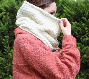 SZ1209 cadeau de noël <span class=keywords><strong>tricoté</strong></span> à la <span class=keywords><strong>main</strong></span> grosse écharpe <span class=keywords><strong>Snood</strong></span> cache-cou amical confortable Chenille hiver infini écharpe pour hommes femmes - Product Image 1