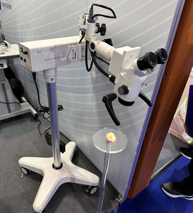 眼科機器眼科YZ20P5フットコントロールパネル光学機器を備えた操作顕微鏡