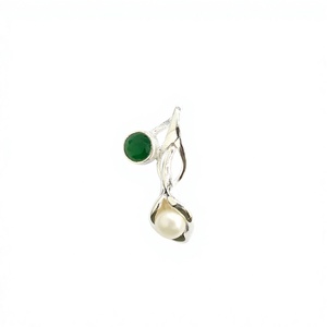 Pendentif élégant en argent sterling 925 de style feuille avec pierre précieuse onyx vert et perle d'eau douce, bijoux faits main par un designer - Product Image 3