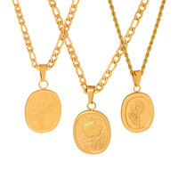 Collier élégant et tendance en acier inoxydable plaqué or 18 carats avec chaîne à maillons ovales et motif floral en relief, idéal pour mariage, fiançailles et soirées