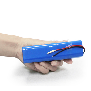 OEM ODM แบตเตอรี่ลิเธียมไฟ LED <span class=keywords><strong>3</strong></span>.7V 7.4V 12V 5Ah 7Ah 10Ah แบตเตอรี่ลิเธียมไอออนรอบลึก 18650 แบตเตอรี่ BMS สําหรับแสง - Product Image 1