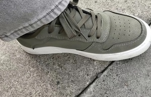 Sneaker da <span class=keywords><strong>Uomo</strong></span> Novità 2025 Autunno Inverno in Pelle Scamosciata e PU <span class=keywords><strong>Scarpe</strong></span> da Corsa Leggere di Tendenza con Suola Morbida e <span class=keywords><strong>Scarpe</strong></span> Casual Comode - Product Image 4