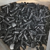 Boucle de voiture blanche et noire tige à bouton-pression nouvelle condition plastique Nylon fourrure arbre en forme de vis Rivet