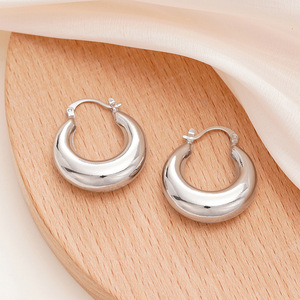Eleganti Orecchini a Cerchio per Donne, Design Audace ed Elegante, Gioielli di Tendenza alla Moda - Product Image 5