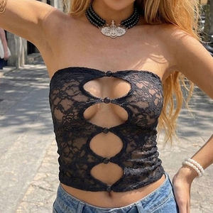 Top Corto Sexy con Encaje y Aberturas, Botones al Frente, Estilo Versátil y Moderno para Chicas a la Moda - Product Image 1