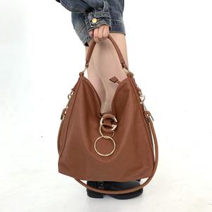 Bolsos de mano elegantes y modernos para mujer, bolsos casuales para uso diario al aire libre, bolsos de hombro de cuero de gran capacidad, bolso tote de moda para mujer - Product Image 1