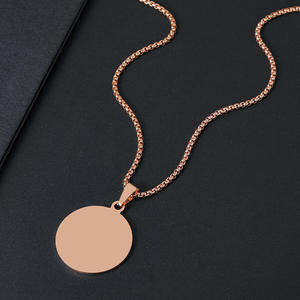 Collana Rotonda in Acciaio Inossidabile <span class=keywords><strong>con</strong></span> Logo Inciso al Laser e Stampa a Colori Materiale <span class=keywords><strong>Ciondolo</strong></span> Grezzo <span class=keywords><strong>con</strong></span> <span class=keywords><strong>Incisione</strong></span> Nome - Product Image 5