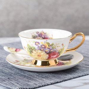Set di tazze e piattini da tè in ceramica con manico dorato in porcellana all'ingrosso con cucchiaio - Product Image 5