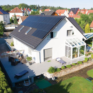 Bảng điều khiển năng lượng mặt trời đôi kính mô-đun năng lượng mặt trời 590W 600W PV Bảng điều khiển năng lượng mặt trời OEM có sẵn Sliver khung - Product Image 4