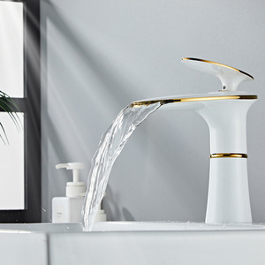 Grifo <span class=keywords><strong>de</strong></span> <span class=keywords><strong>lavabo</strong></span> <span class=keywords><strong>de</strong></span> <span class=keywords><strong>cascada</strong></span> <span class=keywords><strong>de</strong></span> un solo orificio <span class=keywords><strong>de</strong></span> lujo ligero en negro, blanco y dorado, <span class=keywords><strong>de</strong></span> cobre, para agua fría y caliente, para el hogar - Product Image 2