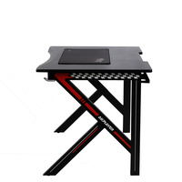 Table de jeu éclairée par LED en acier au carbone durable avec un design élégant