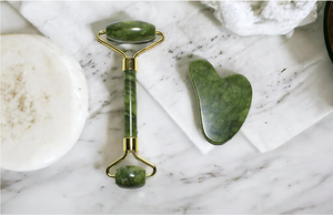 Venta al por mayor Xiuyan Rodillo De <span class=keywords><strong>Jade</strong></span> Verde Gua Sha Herramientas Facial Guasha Rodillo De <span class=keywords><strong>Jade</strong></span> con Caja para Masajeador Facial - Product Image 5