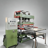 Machine de pressage de dalles de sol en caoutchouc, équipement industriel d'usine pour la vulcanisation à chaud de granulés de pneus recyclés pour tapis de pavage