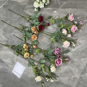 Bouquet de roses artificielles Queyiyi, 5 têtes, décoration de mariage, ornement de fleurs séchées - Product Image 3
