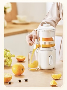 Exprimidor Portátil Recargable por USB, Motor de CC de 7.4V 45W, Capacidad de 150ml, Material Seguro de Grado Alimenticio, Compatible con OEM/ODM, para Autocaravanas, Español - Product Image 3